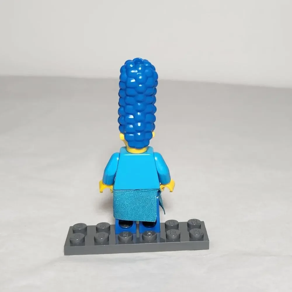 Lego Simpsons Marge Simpson Minifigure With Blue Apron On A Tile VG Pre-owned